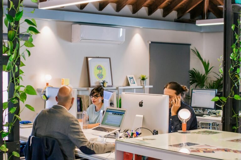 What Should You Ask Before Taking a Hybrid Job in Toronto?