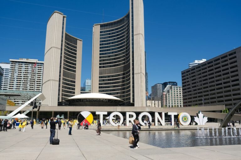 How to Use Toronto’s 311 Service: A Guide for Residents